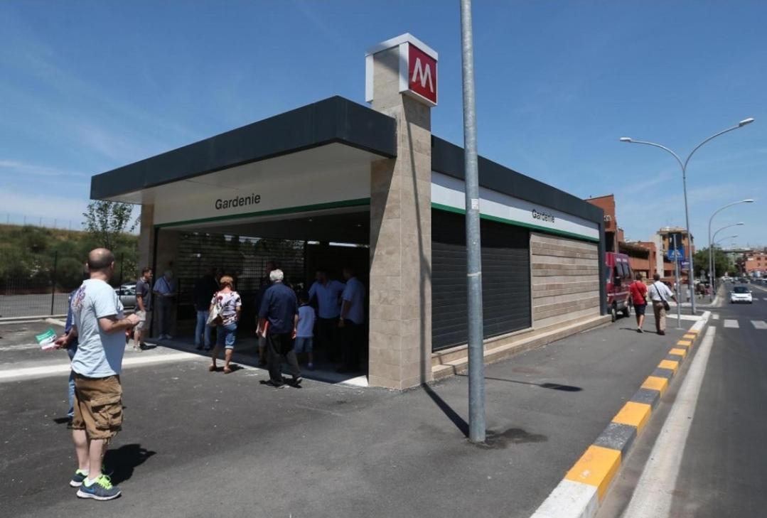 Intero Centocelle Roma. Affaccio Metro Apartamento